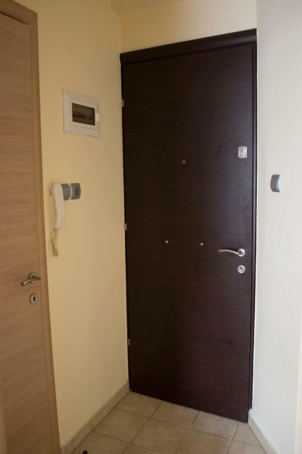 Cute Apartment In The Center Of The City Larissa Exterior photo